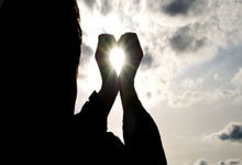 西班牙球队客场不敌对手，遗憾输球无缘欧冠淘汰赛